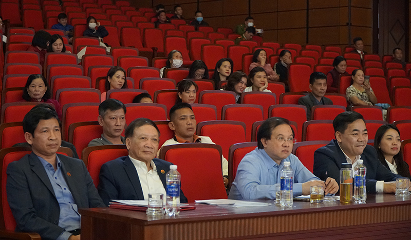 Đồng chí Phó Chủ tịch UBND tỉnh Hồ An Phong cùng đại diện các bộ, ngành tại chương trình tổng duyệt. 