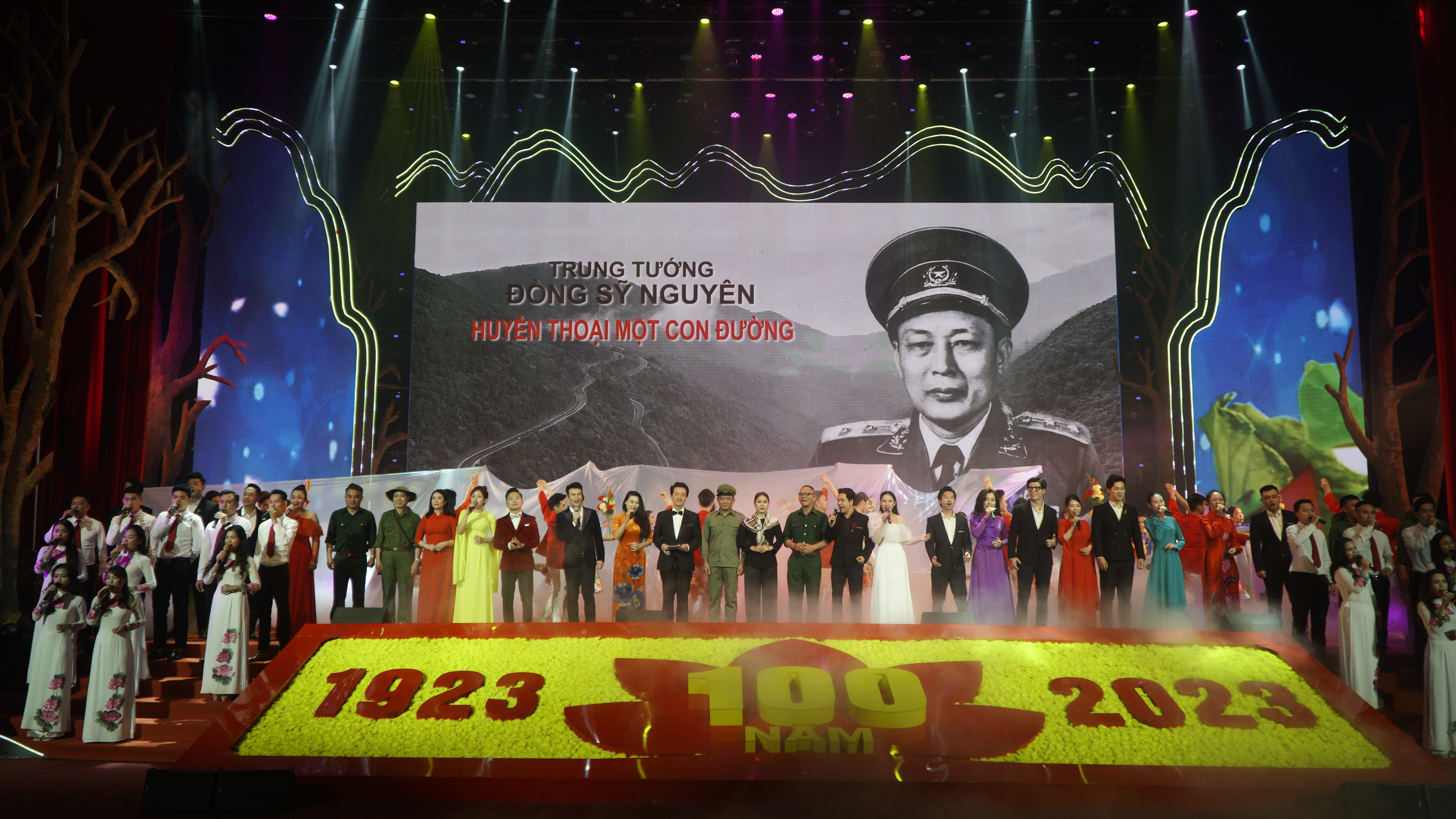 Chương trình nghệ thuật chào mừng kỷ niệm 100 Năm ngày sinh Trung tướng Đồng Sỹ Nguyên. 