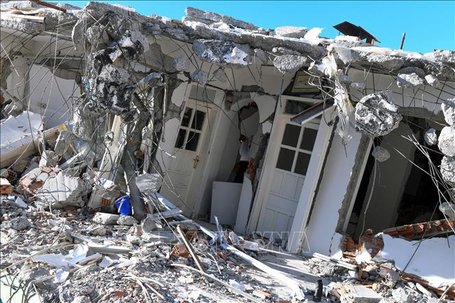 Ngôi nhà bị phá hủy sau trận động đất tại Adiyaman, Thổ Nhĩ Kỳ, ngày 18/2/2023. Ảnh: THX/TTXVN