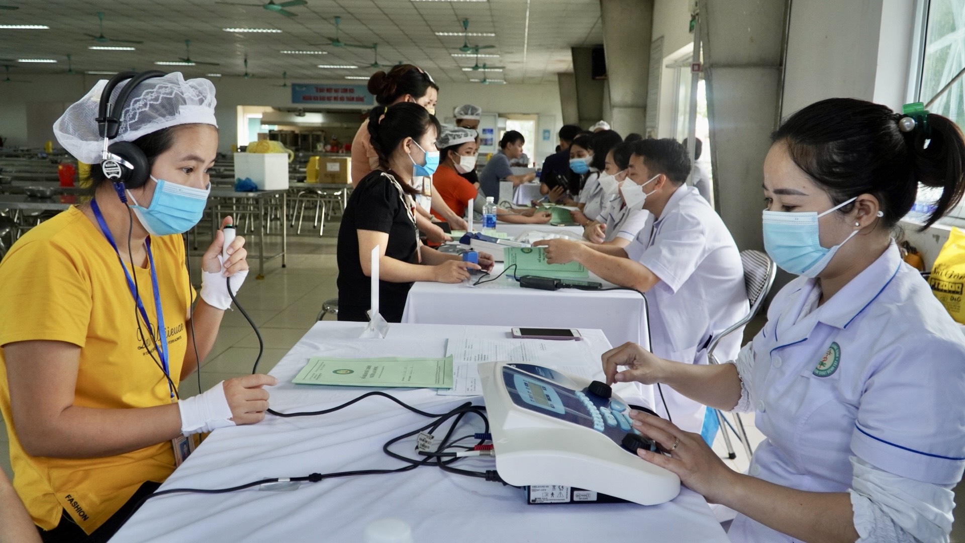 Ngành Y tế Quảng Bình tăng cường chuyển đổi số, ứng dụng các phần mềm công nghệ số vào khám, chữa bệnh cho người dân.