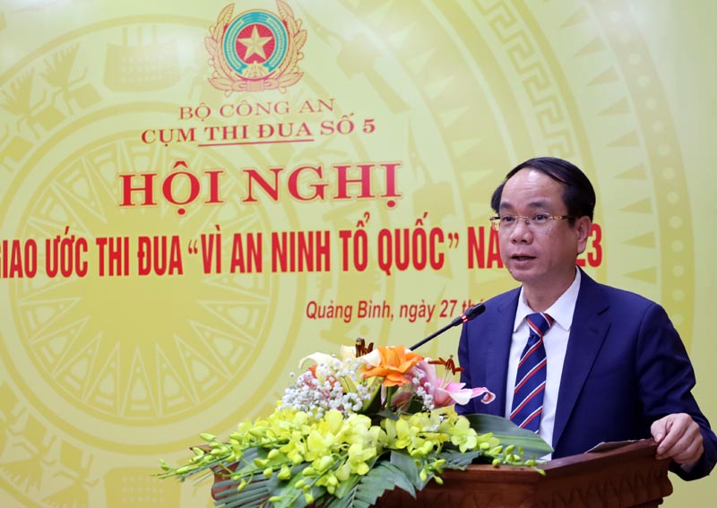 Đồng chí Phạn Mạnh Hùng, Tỉnh ủy viên, Phó Chủ tịch UBND tỉnh dự và phát biểu chỉ đạo tại hội nghị.