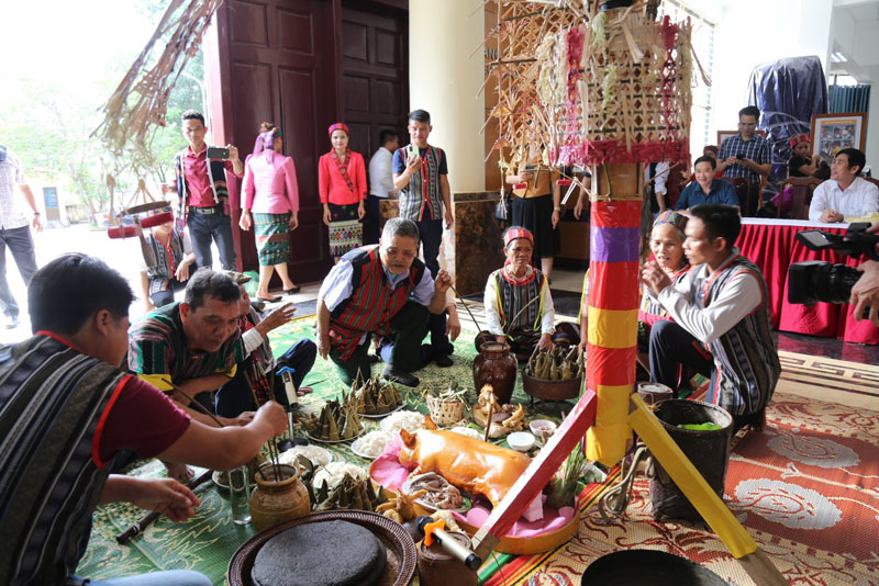 Lễ hội mừng cơm mới của người Bru-Vân Kiều là di sản văn hoá phi vật thể quốc gia