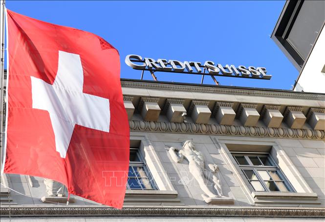 Cơ quan quản lý Thụy Sĩ phê duyệt việc UBS tiếp quản Credit Suisse