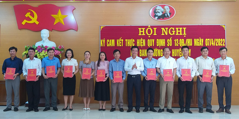 Quảng Ninh: 26 cán bộ ký cam kết về trách nhiệm thực hiện chức trách, nhiệm vụ