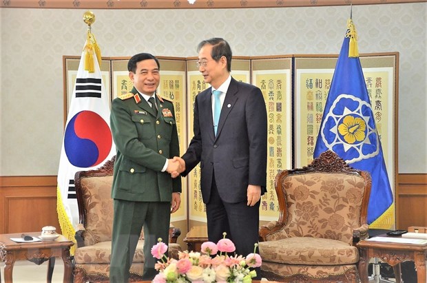 Bộ trưởng Quốc phòng Phan Văn Giang tiếp kiến Thủ tướng Hàn Quốc
