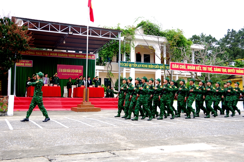  Duyệt đội ngũ tại buổi lễ ra quân huấn luyện năm 2023.