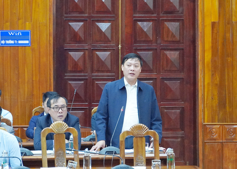 Chủ tịch UBND huyện Bố Trạch Nguyễn Ngọc Tuấn phát biểu tại hội nghị.