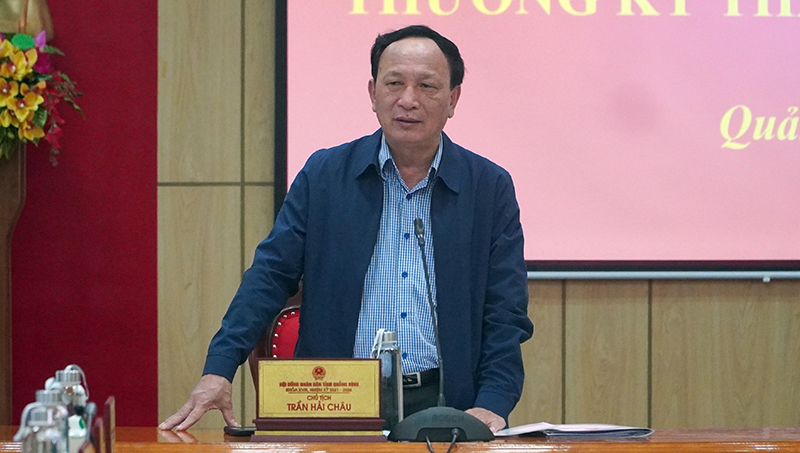 Đồng chí Chủ tịch HĐND tỉnh Trần Hải Châu phát biểu kết luận phiên họp