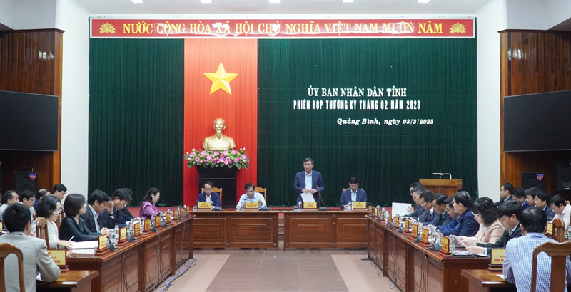 Đồng chí Chủ tịch UBND tỉnh Trần Thắng chủ trì phiên họp thường kỳ tháng 2.