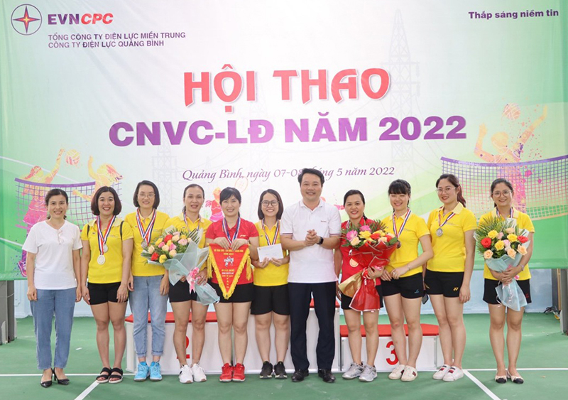 Hoạt động thể dục thể thao được Công đoàn PC Quảng Bình tổ chức thường xuyên.