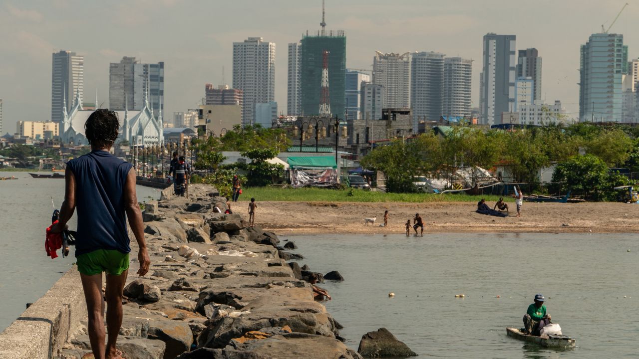 Nghiên cứu dự đoán các siêu đô thị châu Á như Manila, thủ đô của Philippines, đặc biệt gặp rủi ro trước mực nước biển dâng cao. Ảnh: Anadolu Agency