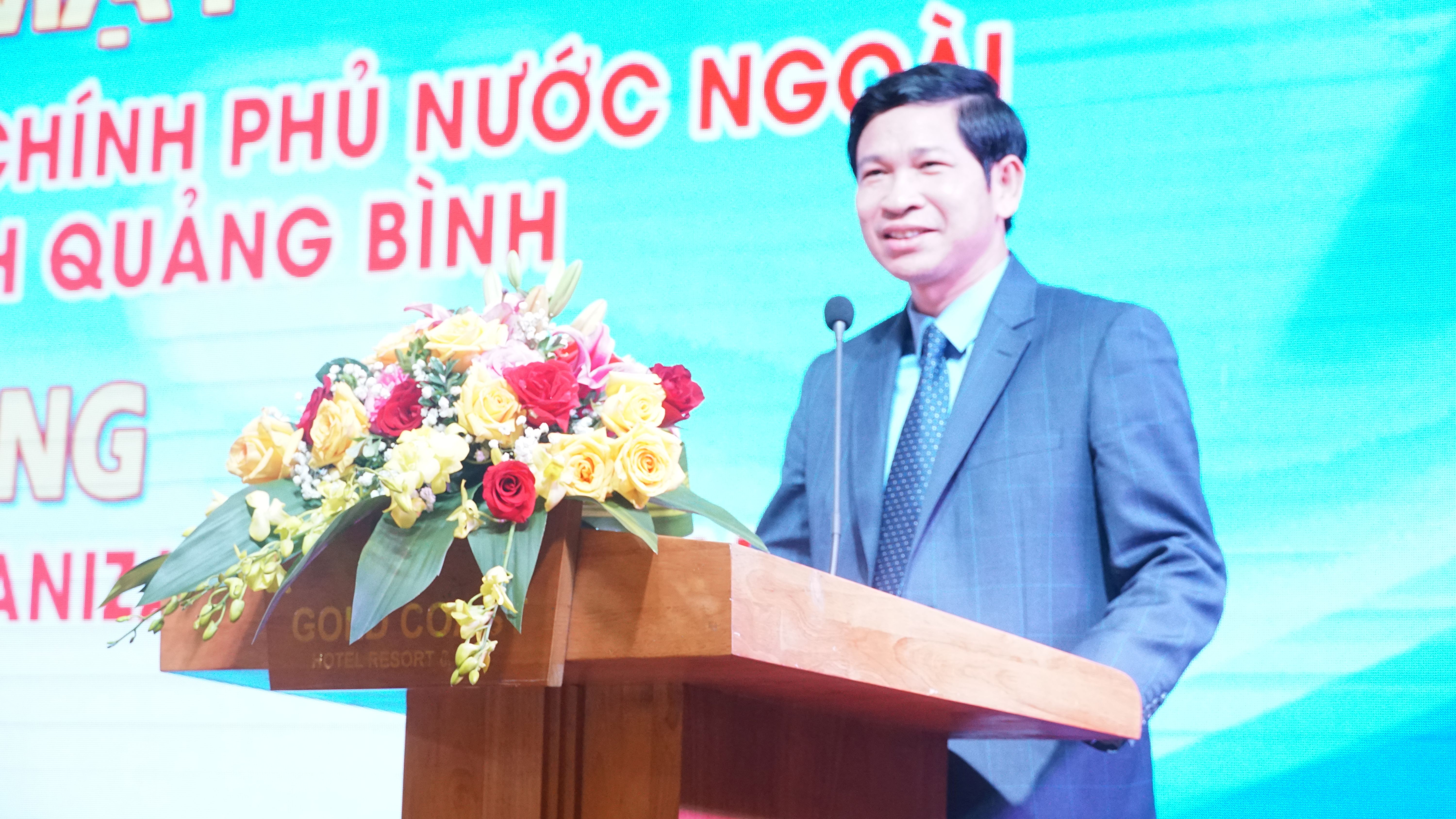 Đồng chí Phó Chủ tịch UBND tỉnh Hồ An Phong phát biểu tại chương trình gặp mặt.