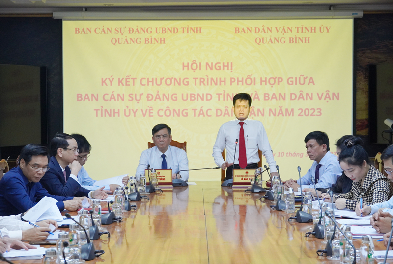 Đồng chí Trưởng ban Dân vận Tỉnh ủy Lê Văn Bảo phát biểu tại hội nghị.