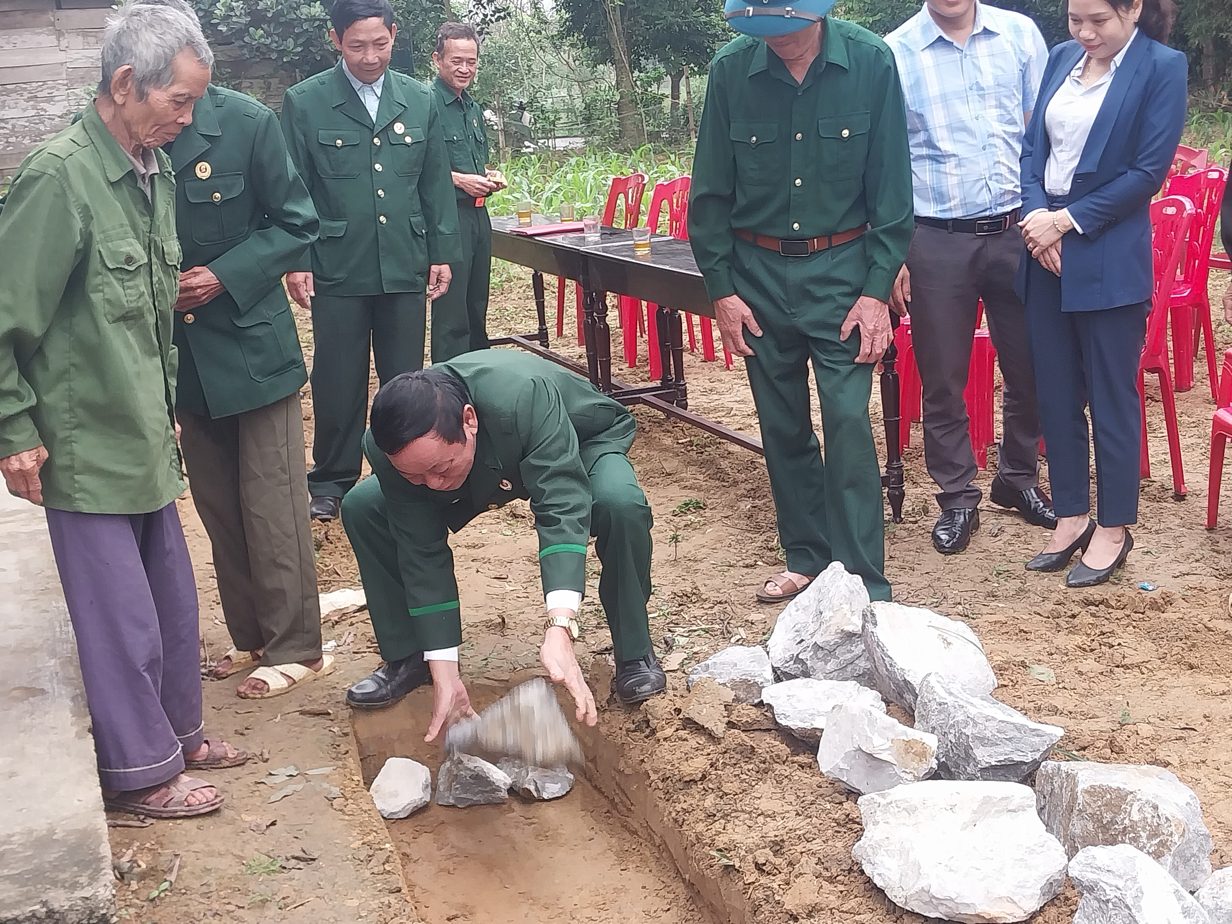 Lễ khởi công xây nhà cho hội viên Đinh Xuân Niệm.