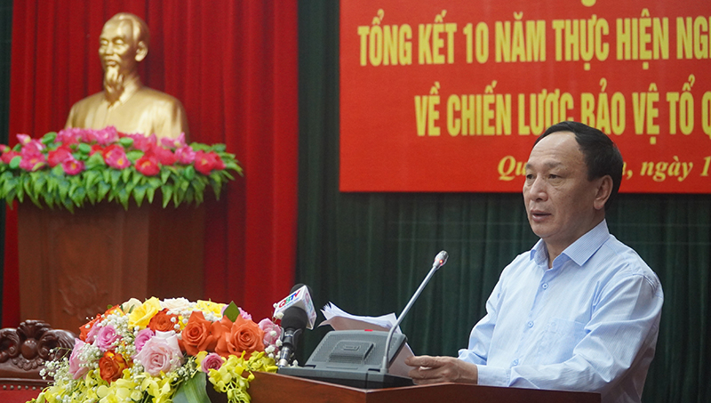 Đồng chí Phó Bí thư Thường trực Tỉnh ủy Trần Hải Châu trình bày báo cáo kết quả 10 năm thực hiện Nghị quyết Trung ương 8 (khóa XI)