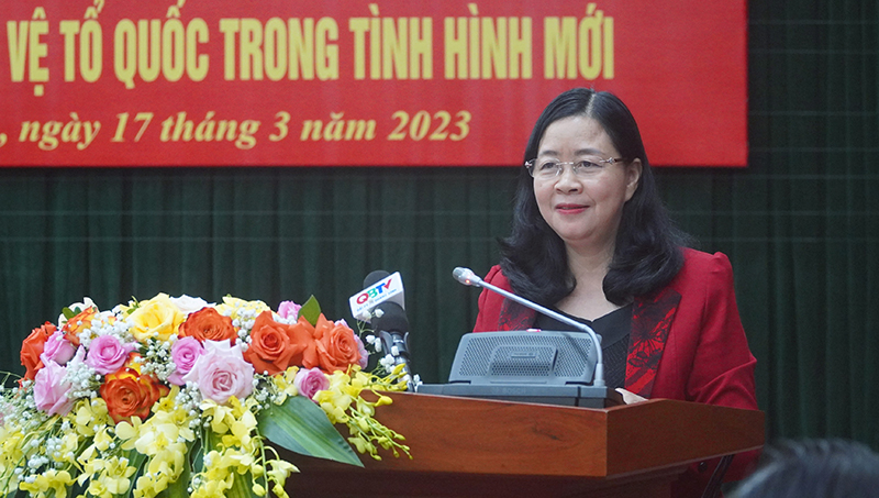 Đồng chí Trưởng ban Dân vận Trung ương Bùi Thị Minh Hoài biểu dương và ghi nhận những kết quả tích cực của Quảng Bình qua 10 năm thực hiện Nghị quyết Trung ương 8 (khóa XI)