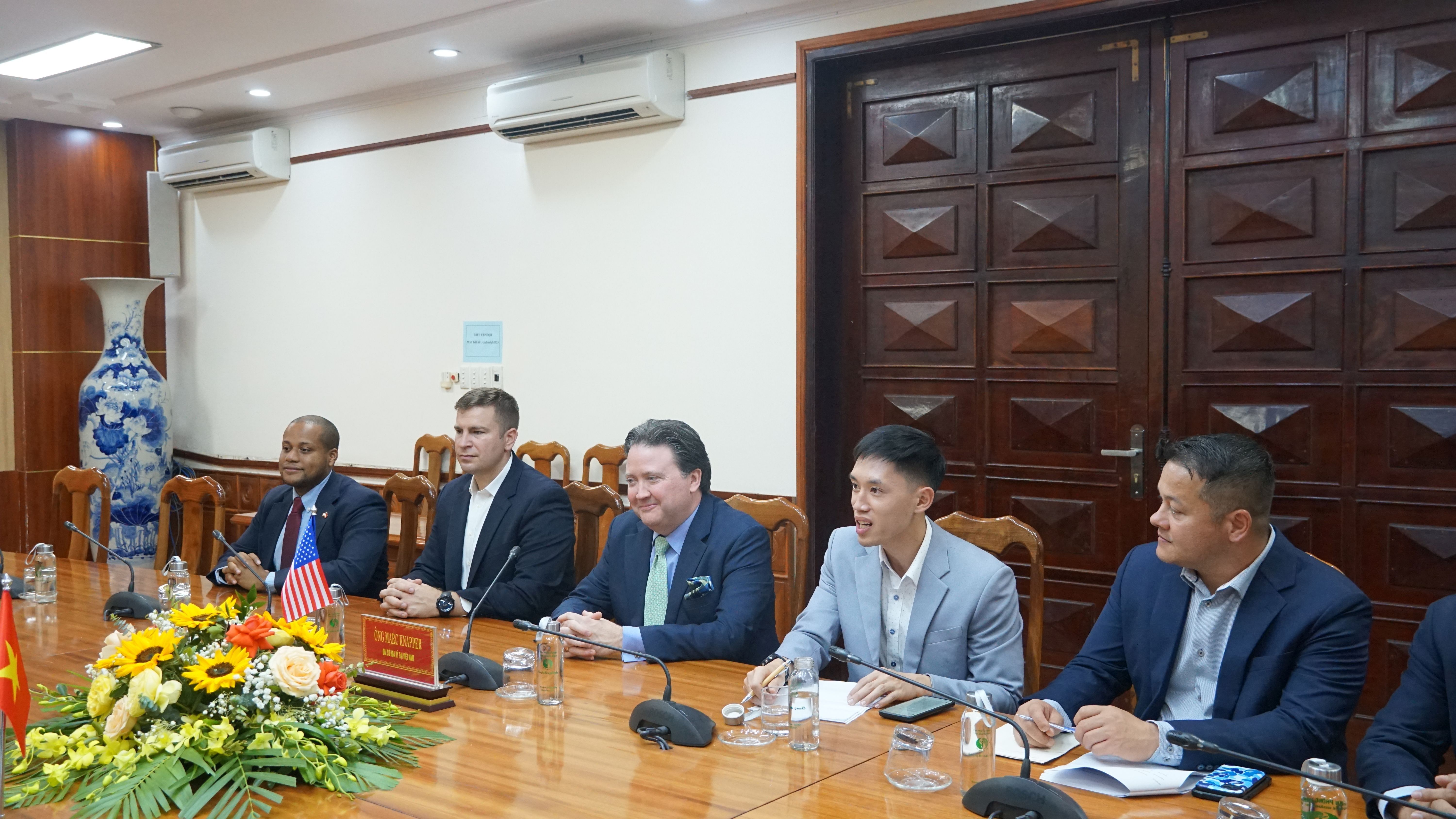 Đoàn công tác của Đại sứ quán Hoa Kỳ tại Việt Nam thăm và làm việc với tỉnh Quảng Bình.