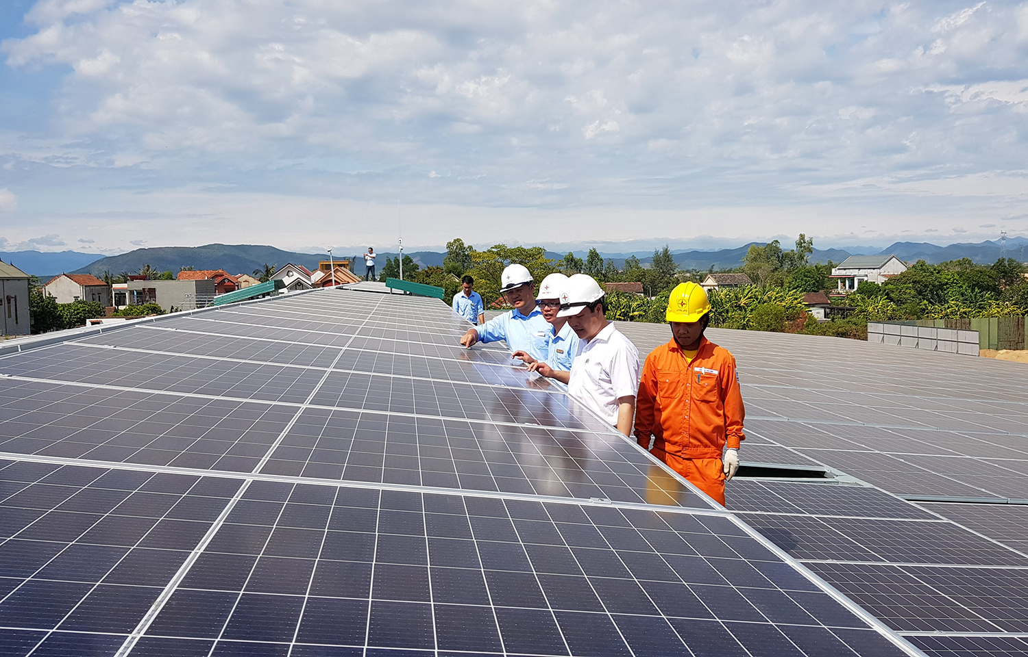 Thời gian tới, Sở Công thương sẽ chỉ đạo, duy trì cấp nguồn từ các nguồn điện mặt trời mái nhà để phục vụ nhu cầu của người dân, doanh nghiệp.