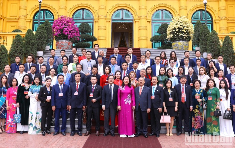 Phó Chủ tịch nước gặp mặt các đại biểu dự Đại hội Đại biểu toàn quốc Hiệp hội doanh nghiệp nhỏ và vừa Việt Nam.