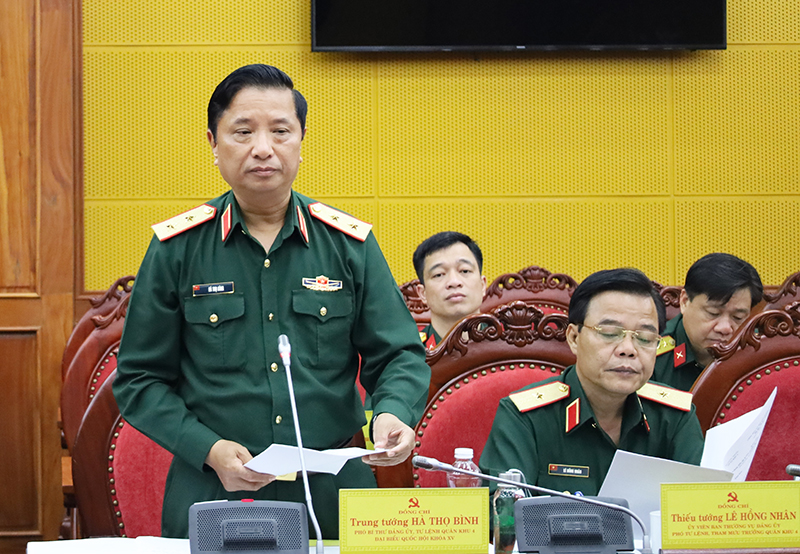 Đồng chí Trung tướng Hà Thọ Bình phát biểu tại hội nghị.