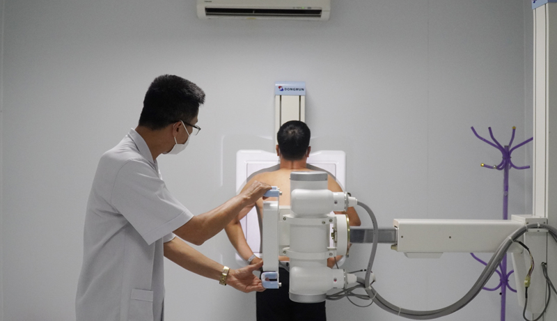 Chụp X-Quang kiểm tra lao và bệnh phổi tại Phòng khám đa khoa CDC Quảng Bình.