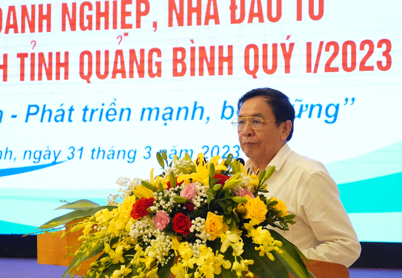 Chủ tịch Hội Doanh nghiệp nhỏ và vừa tỉnh Quảng Bình Lê Thuận Văn phát biểu tại hội nghị.