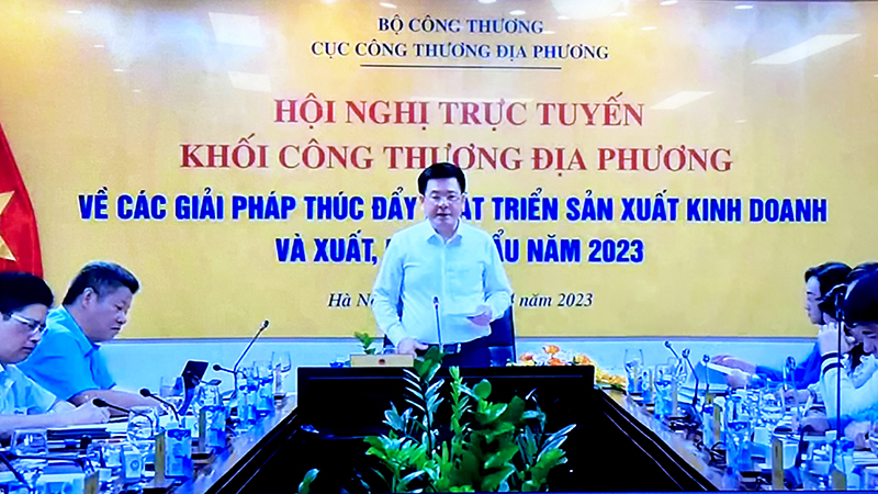 Đồng chí Bộ trưởng Bộ Công thương Nguyễn Hồng Diên phát biểu kết luận tại hội nghị.
