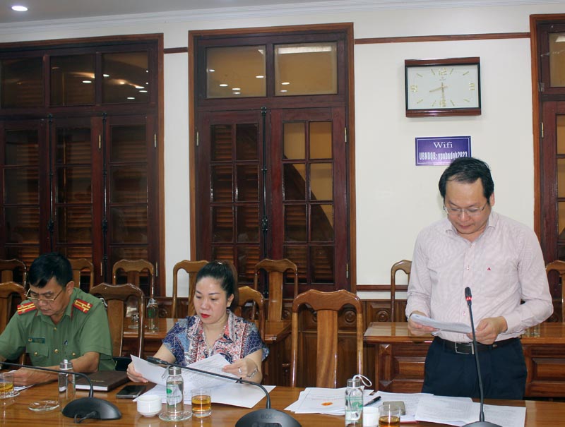 Các thành viên Ban Chỉ đạo BVBMNN tỉnh đóng góp ý kiến tại cuộc họp. 