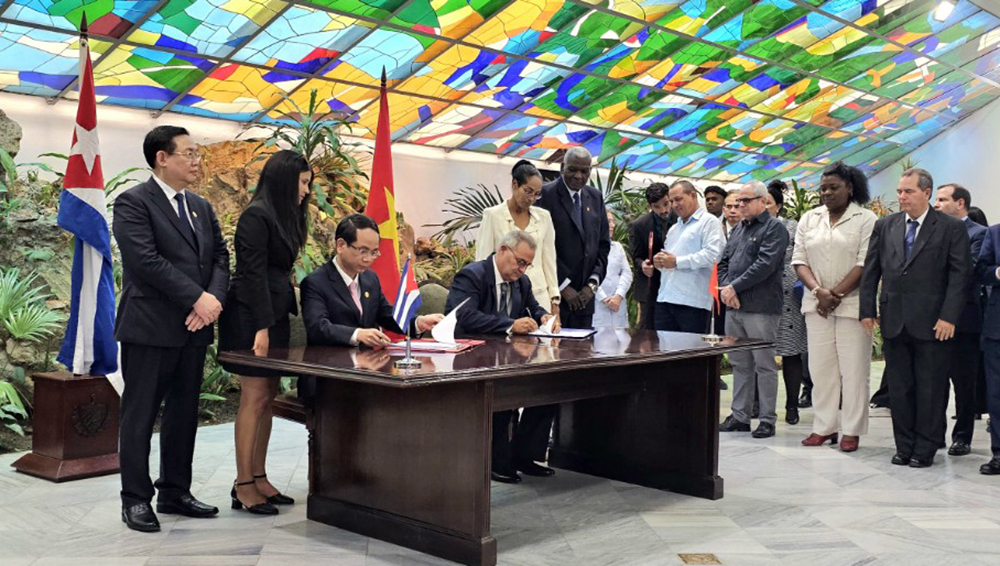 oàn cảnh lễ ký kết Ý định thư giữa Quảng Bình và Santiago de Cuba