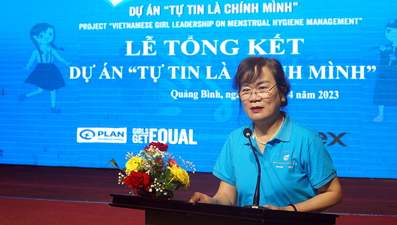 Đồng chí Trương Thị Thu Thủy, Ủy viên Đoàn Chủ tịch, Trưởng ban Gia đình xã hội Trung ương Hội LHPN Việt Nam phát biểu tại buổi lễ