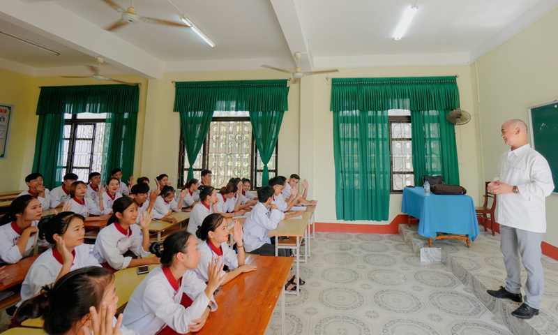 Đào tạo nghề gắn với nhu cầu thị trường lao động.