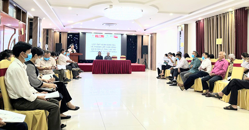 Học viên các CLB LTHTGN đang tham gia các tình huống tại lớp tập huấn