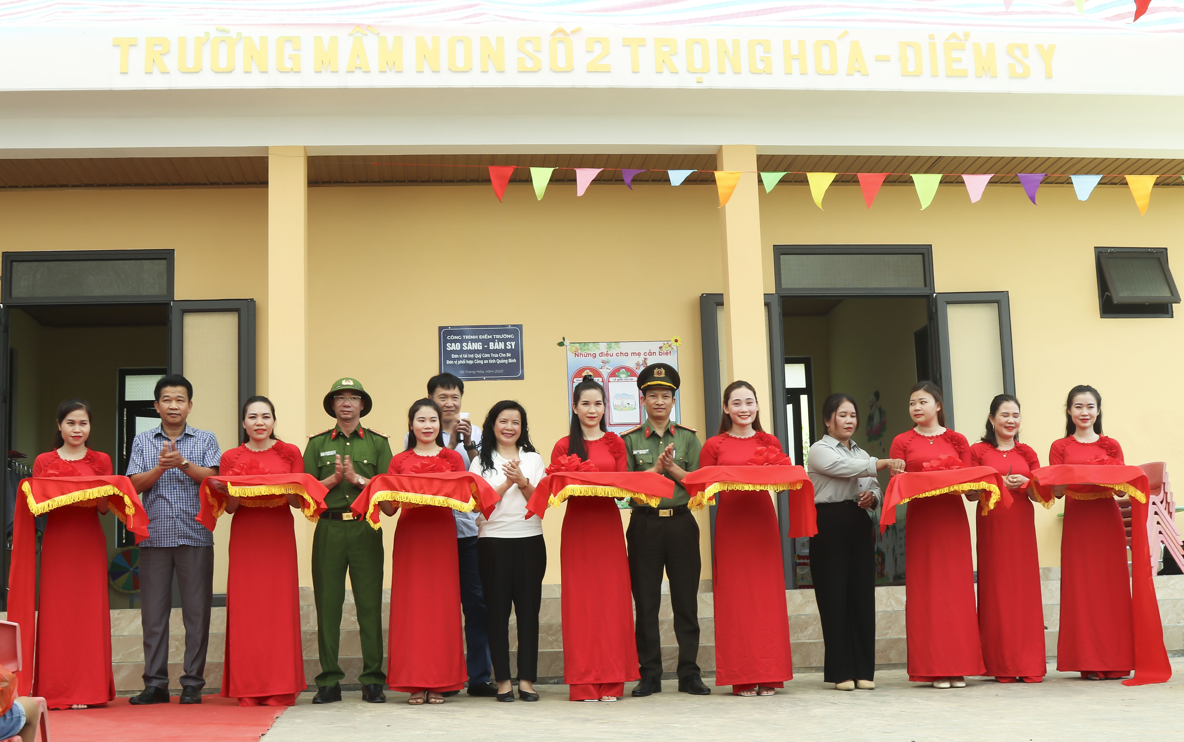 Cắt băng khánh thành điểm trường Sao Sáng – Bản Sy