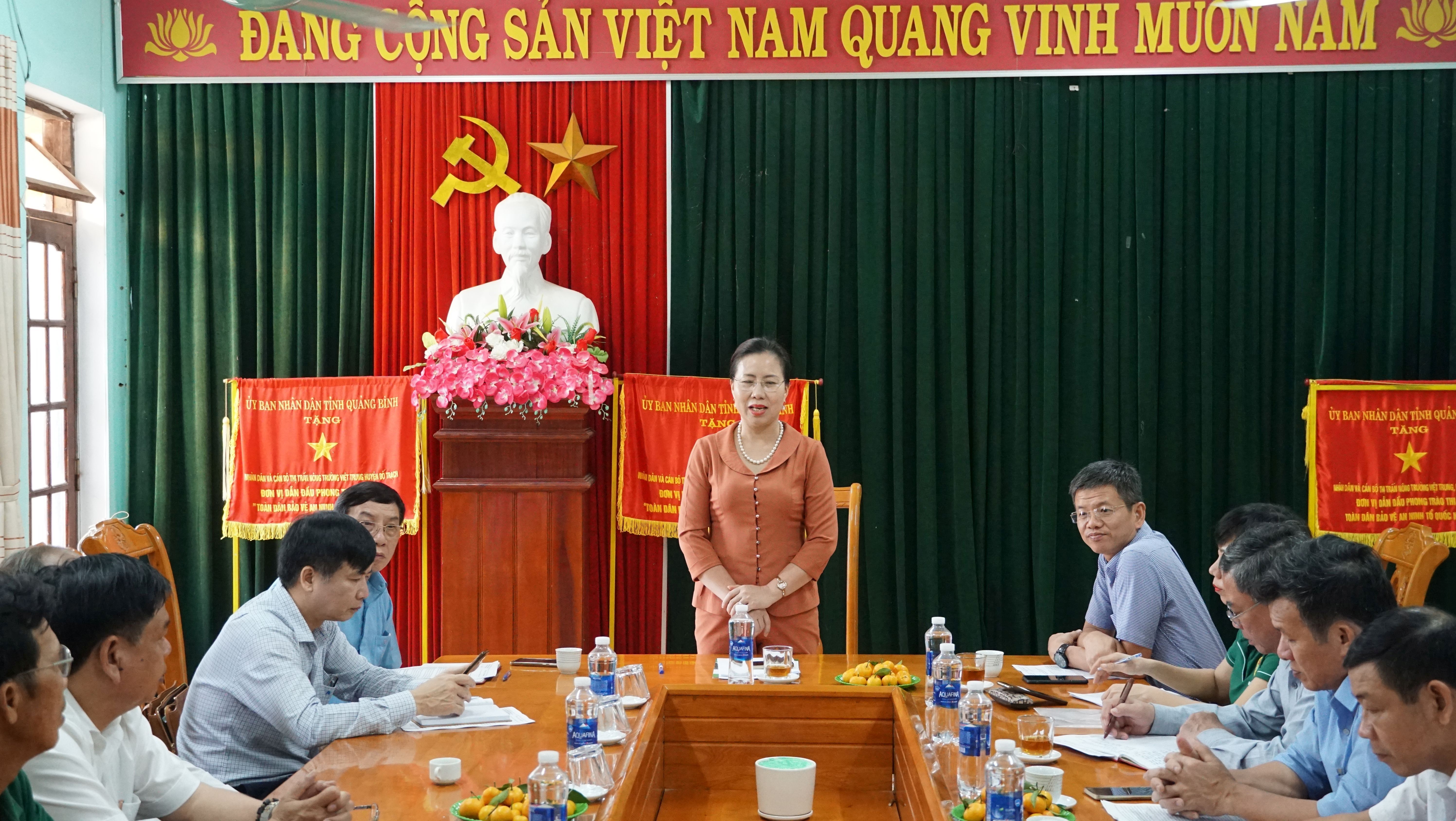Đoàn công tác Trung ương Hội Nông dân Việt Nam làm việc với HND thị trấn Nông trường Việt Trung và HND huyện Bố Trạch.