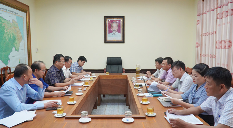 CDC Quảng Bình và UBND huyện Bố Trạch trao đổi thống nhất giải pháp phòng chống dịch dịp trước trong và sau kỳ nghỉ lễ.