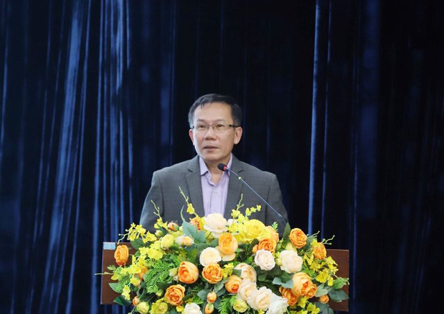 GS.TSKH. Nguyễn Ngọc Thành tại hội thảo  