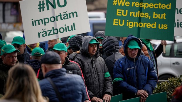 Nông dân Romania biểu tình phản đối nhập khẩu ngũ cốc Ukraine. (Nguồn: abcNews)