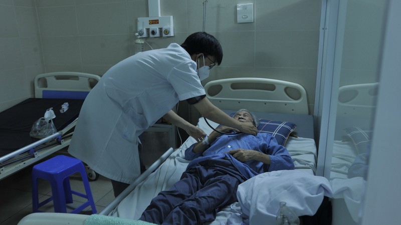 Bệnh nhân Covid-19 đang điều trị tại Bệnh viện Thanh Nhàn.