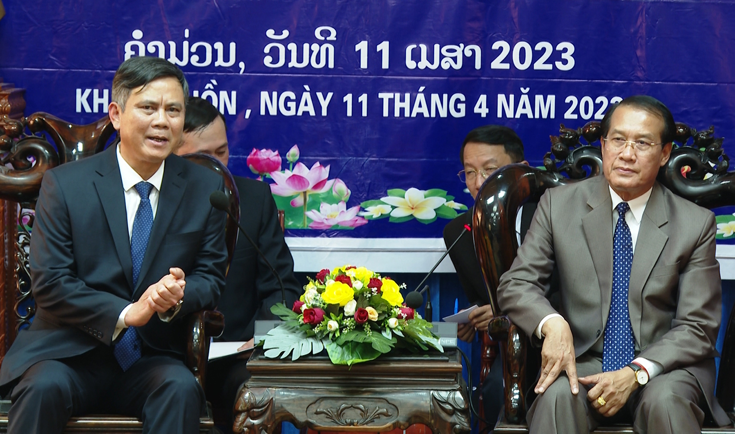Đồng chí Trần Thắng, Chủ tịch UBND tỉnh Quảng Bình chúc Tết Bunpimay tại tỉnh Khăm Muồn