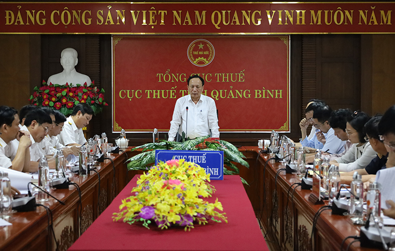 Đồng chí Phó Chủ tịch HĐND tỉnh Hoàng Xuân Tân phát biểu tại buổi làm việc.