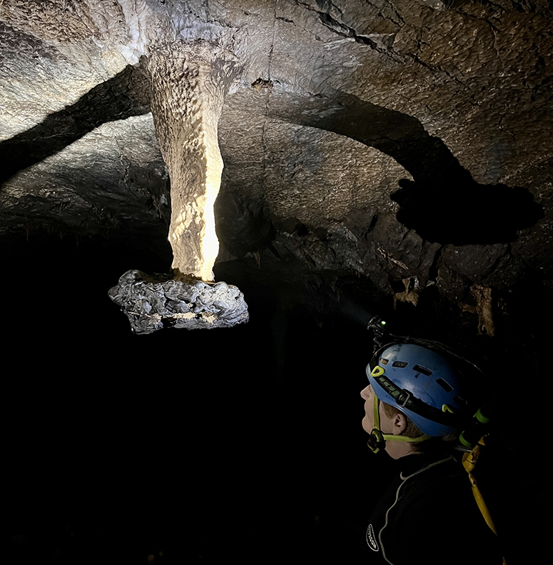 kiến tạo thú vị bên trong các hang động mới (Ảnh: BCRA)