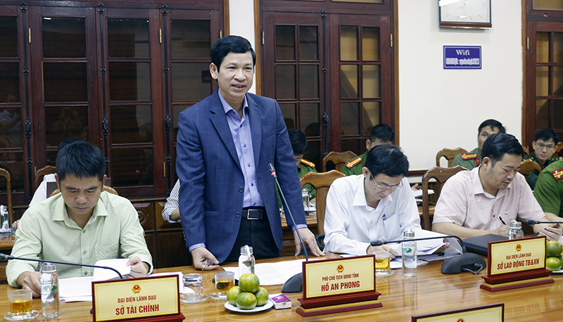 Đồng chí Phó Chủ tịch UBND tỉnh Hồ An Phong phát biểu ý kiến tại buổi làm việc.