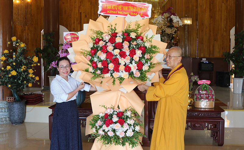 Lãnh đạo tỉnh thăm, chúc mừng Đại lễ Phật đản năm 2023