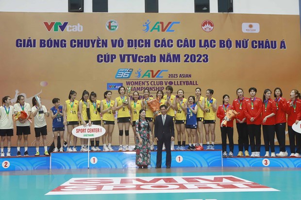 Đội tuyển nữ bóng chuyền Việt Nam lên ngôi vô địch Giải các câu lạc bộ nữ châu Á. (Ảnh: Hoàng Hùng/TTXVN)