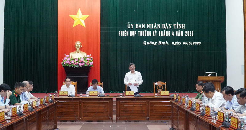 Đồng chí Chủ tịch UBND tỉnh Trần Thắng chủ trì phiên họp thường kỳ tháng 4/2023.