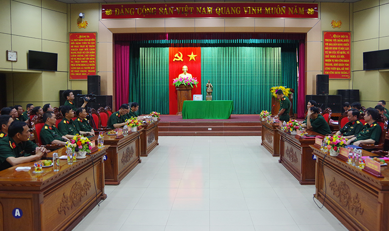 Toàn cảnh hội nghị.