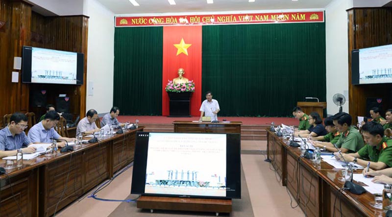 Đồng chí Đoàn Ngọc Lâm, Phó Chủ tịch Thường trực UBND tỉnh, Trưởng Ban chỉ đạo PCCC và CNCH tỉnh phát biểu chỉ đạo tại cuộc họp.