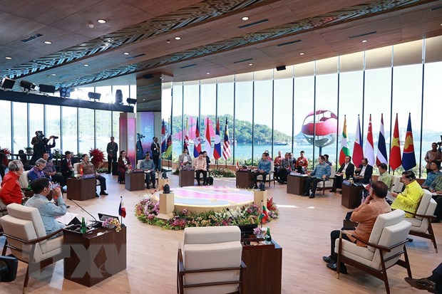 Phiên họp hẹp Hội nghị Cấp cao ASEAN 42. (Ảnh: Dương Giang/TTXVN)