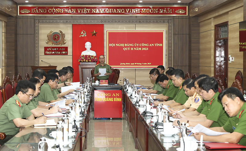Đại tá Nguyễn Hữu Hợp, Ủy viên Ban Thường vụ Tỉnh ủy, Bí thư Đảng ủy, Giám đốc Công an tỉnh chủ trì hội nghị.