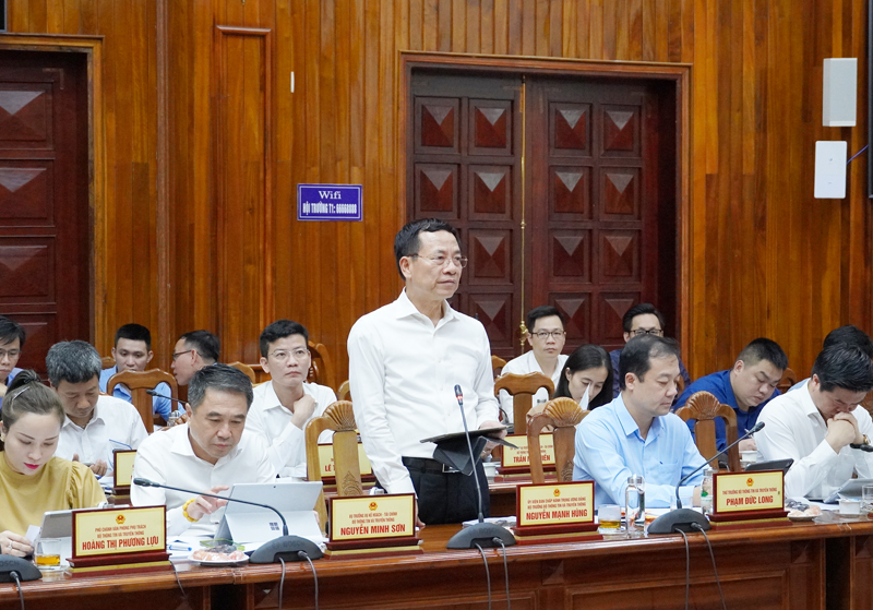 Bộ trưởng Bộ Thông tin và Truyền thông Nguyễn Mạnh Hùng, Trưởng đoàn công tác của Chính phủ phát biểu kết luận buổi làm việc.